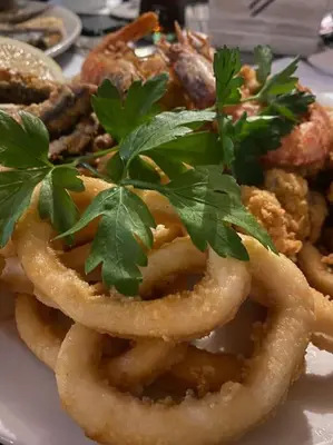 Comida en o cerca de este apartamento