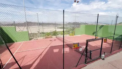 Instalaciones para jugar al ping pong en Casa Del Arte o alrededores