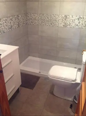 Un baño de 2 Bedroom Townhouse - Mojacar - sleeps 4 - R018