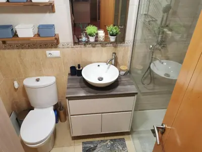 Un baño de Oasis Vera, Atico con piscina privada