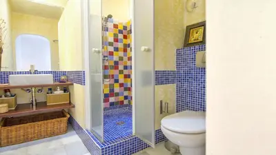 Un baño de Casa la Pita de los Genoveses
