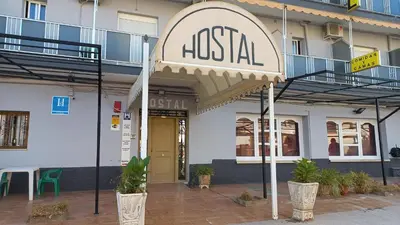 Edificio en el que se encuentra el hostal o pensión