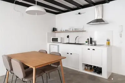 Una cocina o zona de cocina en Limehome Almeria Hernan Cortes