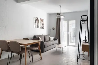 Zona de estar de Limehome Almeria Hernan Cortes