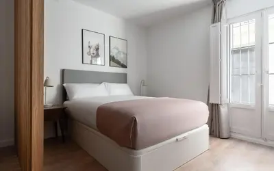 Cama o camas de una habitación en Limehome Almeria Hernan Cortes
