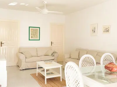 Zona de estar de Precioso apartamento con jardín en Mojacar playa