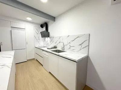 Plano de Amplio Apartamento con Parking y en el Centro