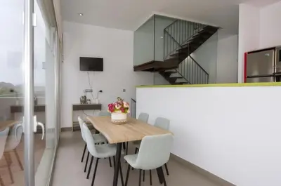 Una cocina o zona de cocina en La Villa Dorada
