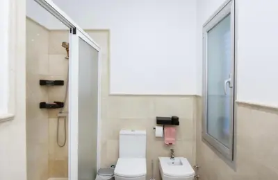 Un baño de La Villa Dorada