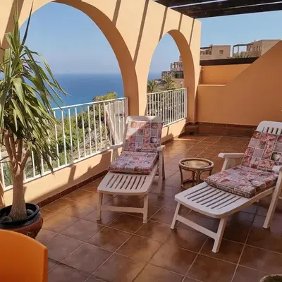 Beautiful Penthouse with see view