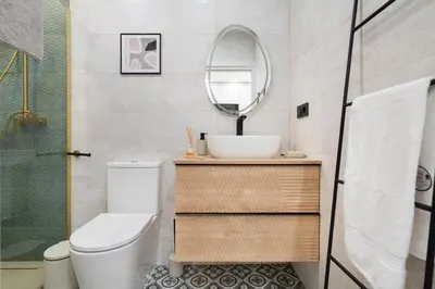 Un baño de Casa la Almedina