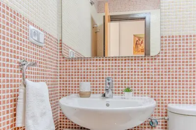 Un baño de Los Collados con Jardín y Piscina By Aloha Palma
