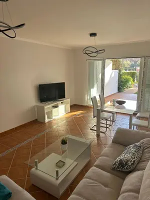 Una televisión o centro de entretenimiento en Heavenly Homes Mojacar 4