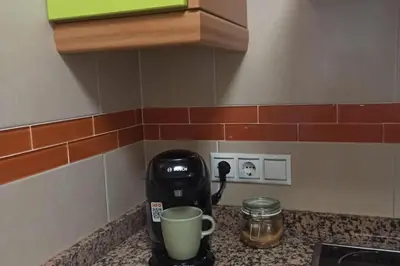 Una cocina o zona de cocina en 2 Bed Apt - Close To Beach - Pool - Balcony