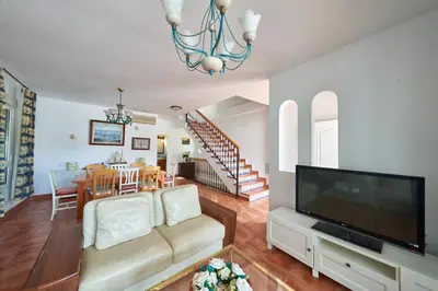 Una televisión o centro de entretenimiento en Villa Jaramar