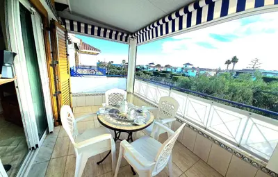 Un balcón o terraza de Ático VERAMAR 3 1 dormitorio con vistas al mar 2º línea de playa