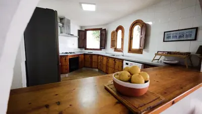 Una cocina o zona de cocina en Casa Nieto con vistas al mar