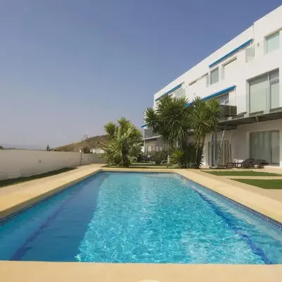 Fantástica Casa Adosada con Piscina y Parking
