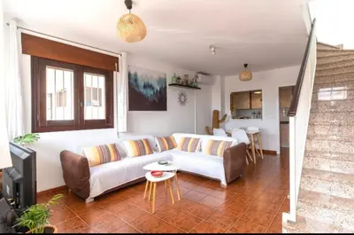 Zona de estar de casa pura vida