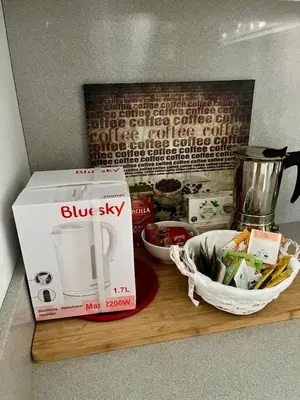 Utensilios para hacer té y café en Primera linea Paseo Marítimo Aguadulce