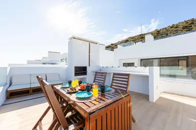 Un balcón o terraza de TrendyHomes San Jose