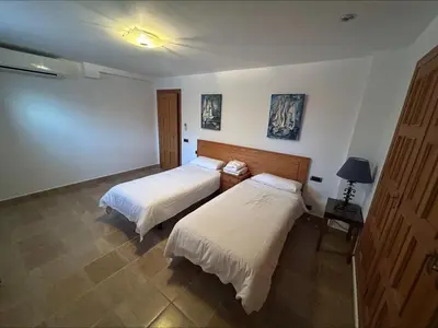 Cama o camas de una habitación en Desert Springs Golf Course and Resort, Almería, Spain, 11 The Powderhorn