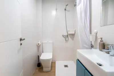Un baño de Casa centro Almedina