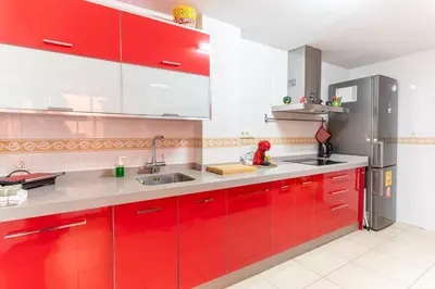 Una cocina o zona de cocina en ATP La Goleta a 5 minutos de la Playa, Frente al UD Almería Stadium y Parking Privado Gratis!