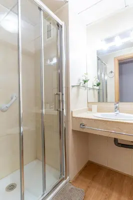 Un baño de ATP La Goleta a 5 minutos de la Playa, Frente al UD Almería Stadium y Parking Privado Gratis!
