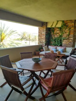 Zona de estar de Valle del Este Golf vivienda vistas a campo de Golf