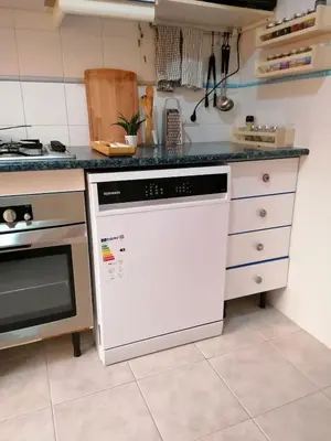 Una cocina o zona de cocina en Casa increíble, playa, piscina, BBQ, vistas