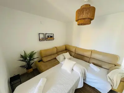 Cama o camas de una habitación en Apartamento moderno con vistas al mar - 1Hab