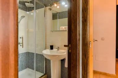 Un baño de Tranquilidad con vistas únicas, Piscina y Wifi - By Aloha Palma
