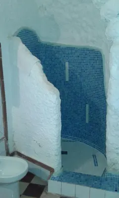 Un baño de Cuevas Del Zenete