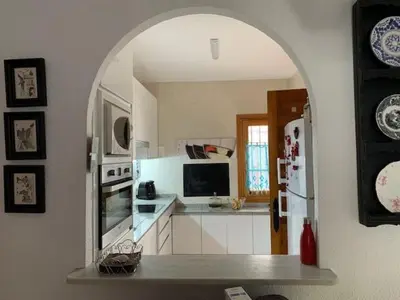 Una cocina o zona de cocina en Maravilloso Apartamento playa-jardin botánico IN VERA PLAYA, ALMERIA