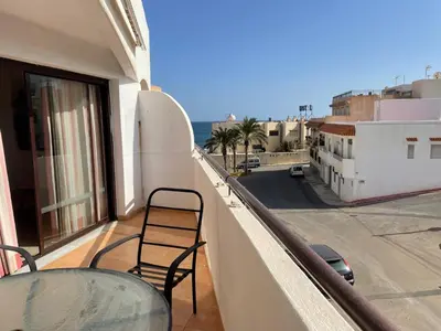 Un balcón o terraza de Luxury apartment a 50m del mar