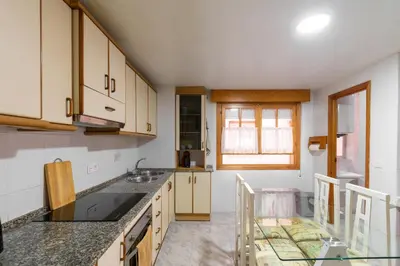 Una cocina o zona de cocina en Centro de Águilas con 4 habitaciones AC y Wifi - By Aloha Palma