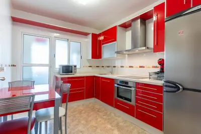 Una cocina o zona de cocina en TrendyHomes Mediterráneo, excelente ubicación y gran confort