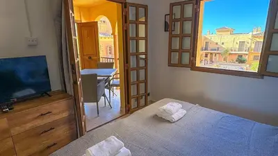 Cama o camas de una habitación en Desert Springs award-winning Golf Resort apartment