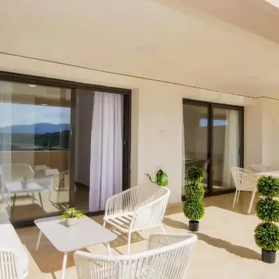 A Estrenar con Terraza Piscina y Parking Gratis