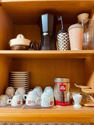 Utensilios para hacer té y café en La Casa del Violín