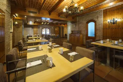 Un restaurante o sitio para comer en Exe Almería Centro