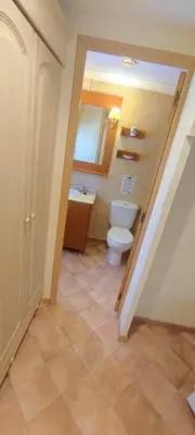 Un baño de Mobilhomes La Cabañuela