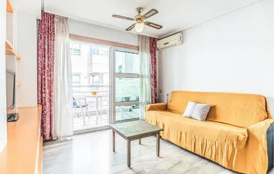 Zona de estar de Lovely Apartment In Roquetas De Mar