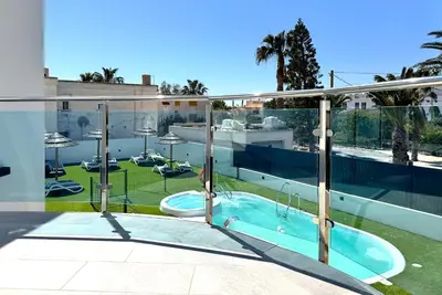 Piscina en o cerca de El Oasis de San José