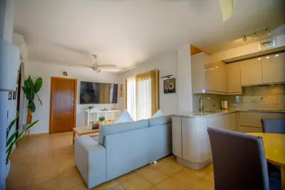 Una cocina o zona de cocina en Mediterranea 15 Plaomares, 2 dormitorios 2 baños
