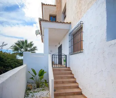 Un balcón o terraza de Mediterranea 15 Plaomares, 2 dormitorios 2 baños