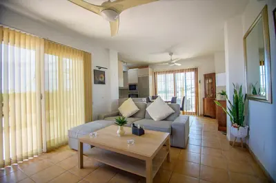 Zona de estar de Mediterranea 15 Plaomares, 2 dormitorios 2 baños
