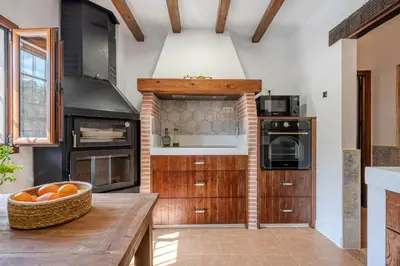 Una cocina o zona de cocina en El cerro y la luna