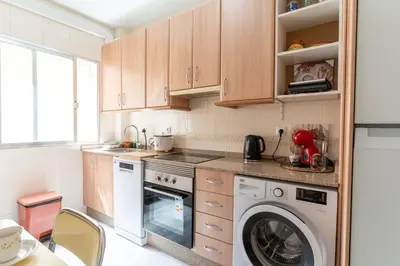 Una cocina o zona de cocina en ATP La Rambla Pintor a 5 minutos Plaza de Toros y Centro de Almería - Wifi Gratis!